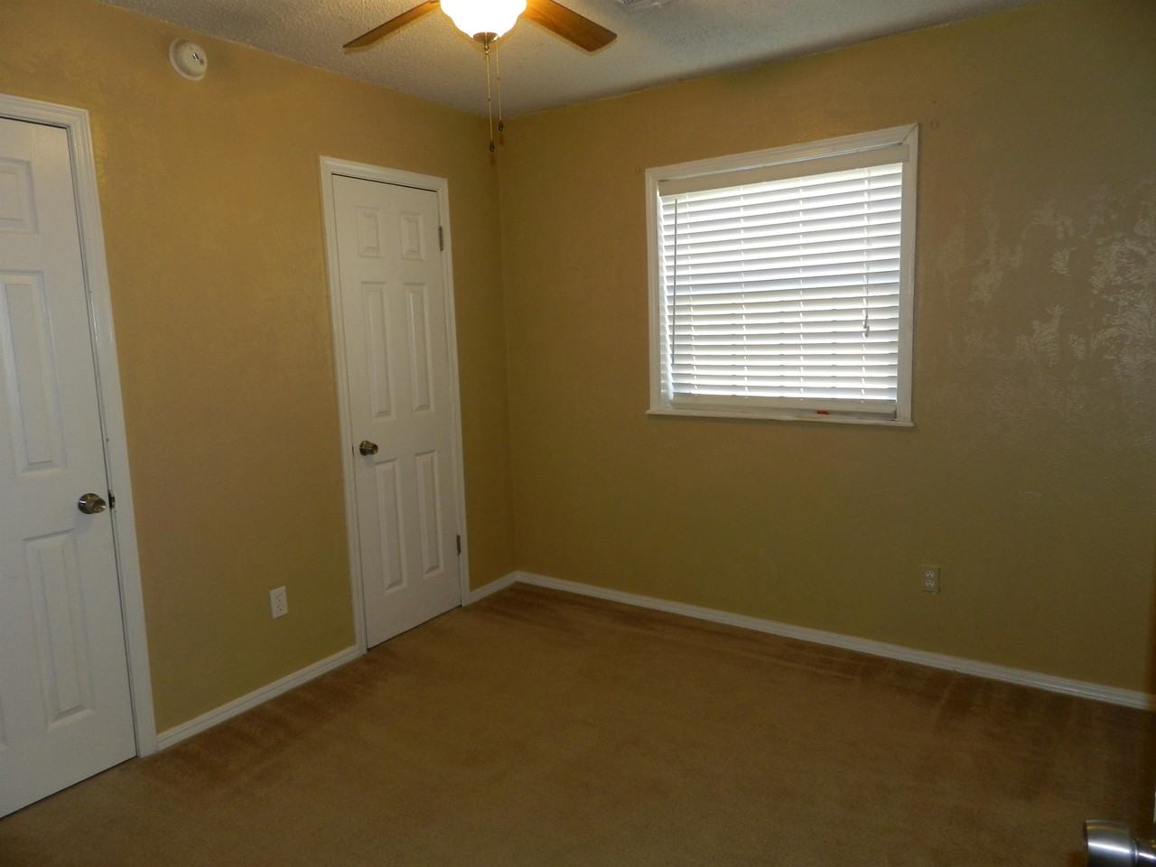 2615 Nw Locksley Ln #1 - Photo 5 of 10