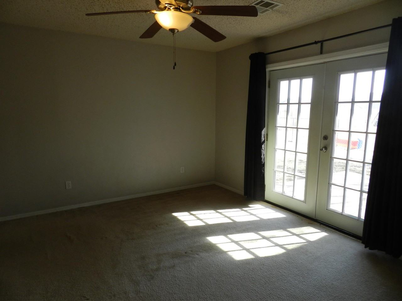 2615 Nw Locksley Ln #1 - Photo 7 of 10