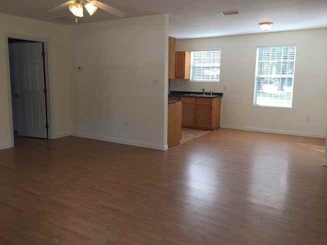 1102 Ne 16th Ave #1 - Photo 3 of 12