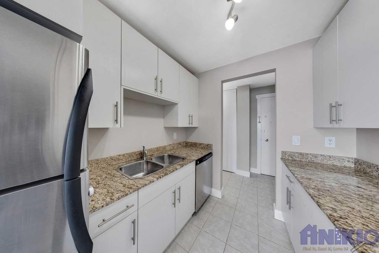 Renovated Spacious 2 Bedroom Condo in Eastview - Photo 2 of 10