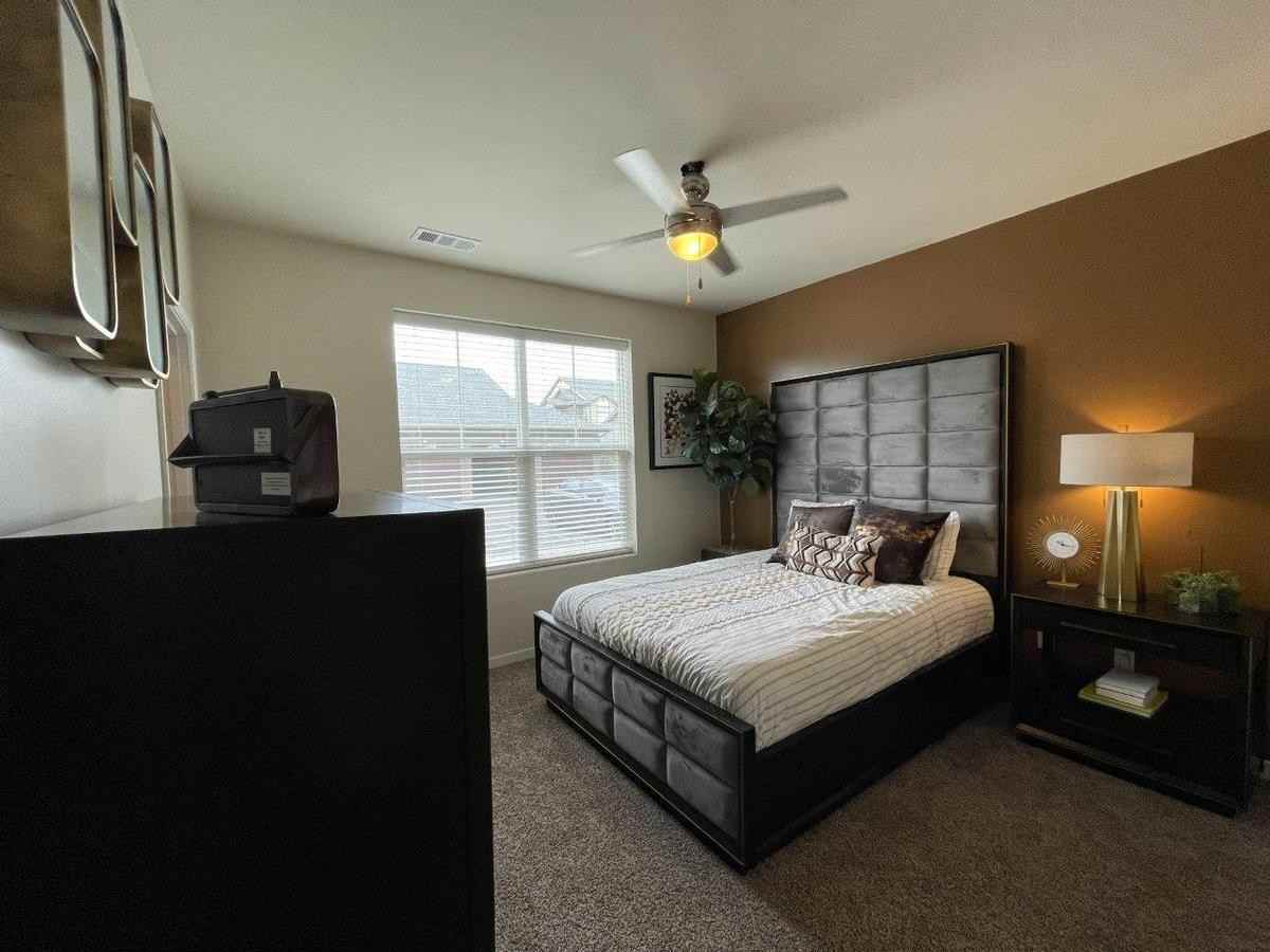 621 42nd St E - Photo 6 of 16