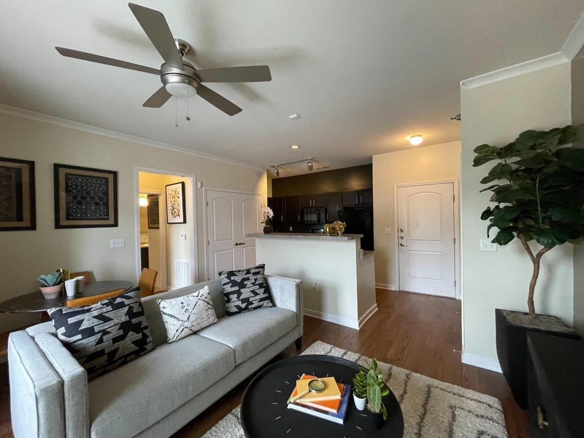 621 42nd Street East - Photo 4 of 16