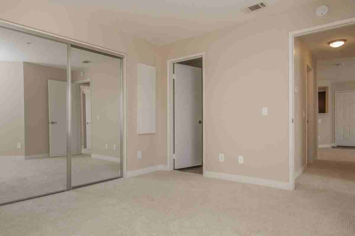 931 Rebecca Way - Photo 5 of 12