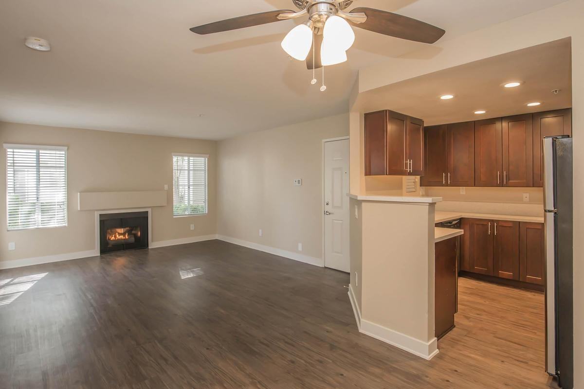 931 Rebecca Way - Photo 4 of 40