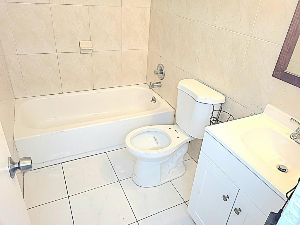 5325 Nw 21st Ct - Photo 2 of 5