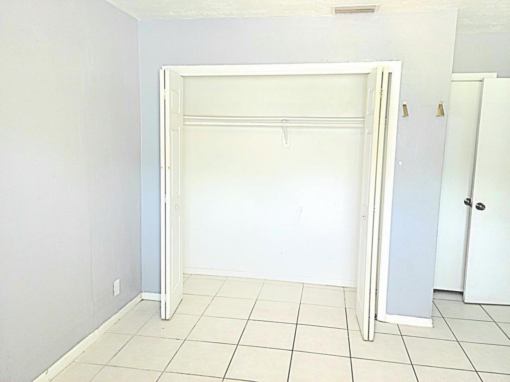 5325 Nw 21st Ct - Photo 4 of 5