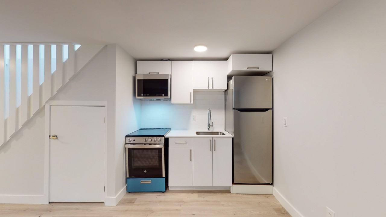 107 Carruthers Avenue B Apartments 107 Carruthers Ave, Ottawa, ON