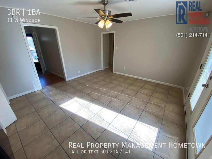 11 W Windsor Dr - Photo 3 of 14