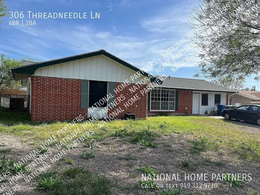 306 Threadneedle Ln - Photo 2 of 17
