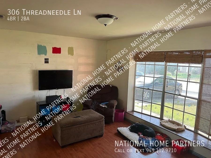 306 Threadneedle Ln - Photo 3 of 17
