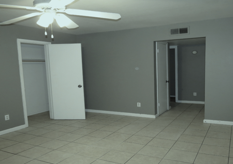 2703 Poplar Circle - Photo 3 of 18