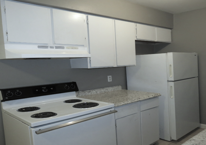 2703 Poplar Circle - Photo 6 of 18