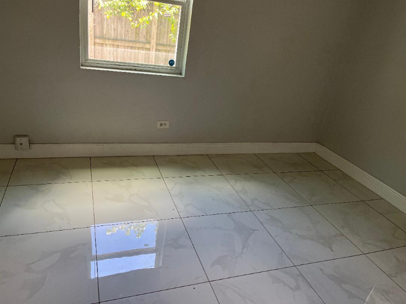 426 Nw 14th Ave #1 - Photo 3 of 6