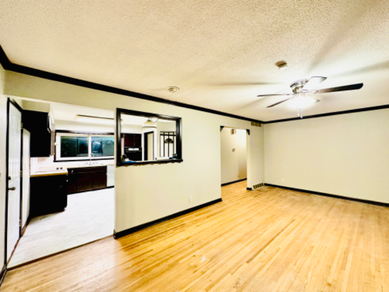 2225 W 24th St N - Photo 2 of 7