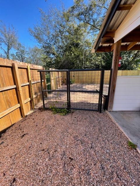 1406 Blair St - Photo 2 of 11