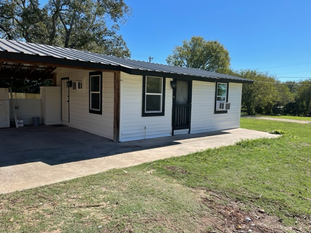 1406 Blair St - Photo 3 of 11