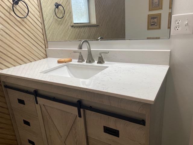 14595 Labelle Rd - Photo 2 of 17