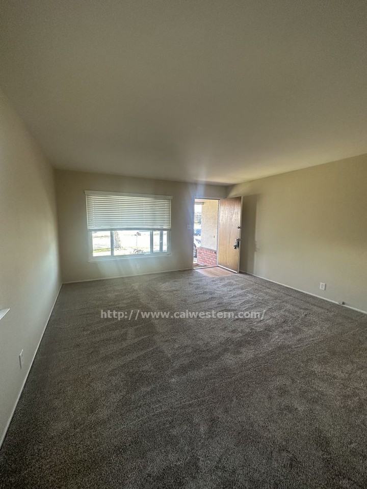 1535 Saratoga Ave - Photo 2 of 8