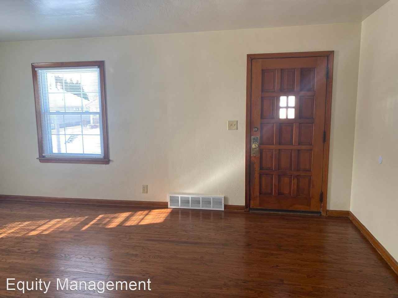 1037 Washington Ave - Photo 3 of 11