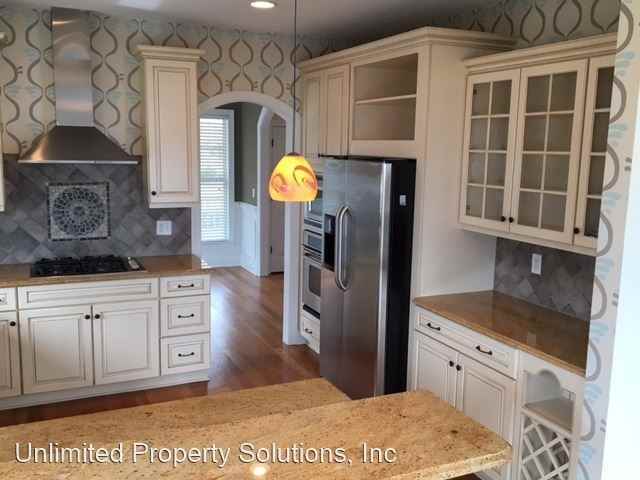 1041 Club Ct - Photo 3 of 27