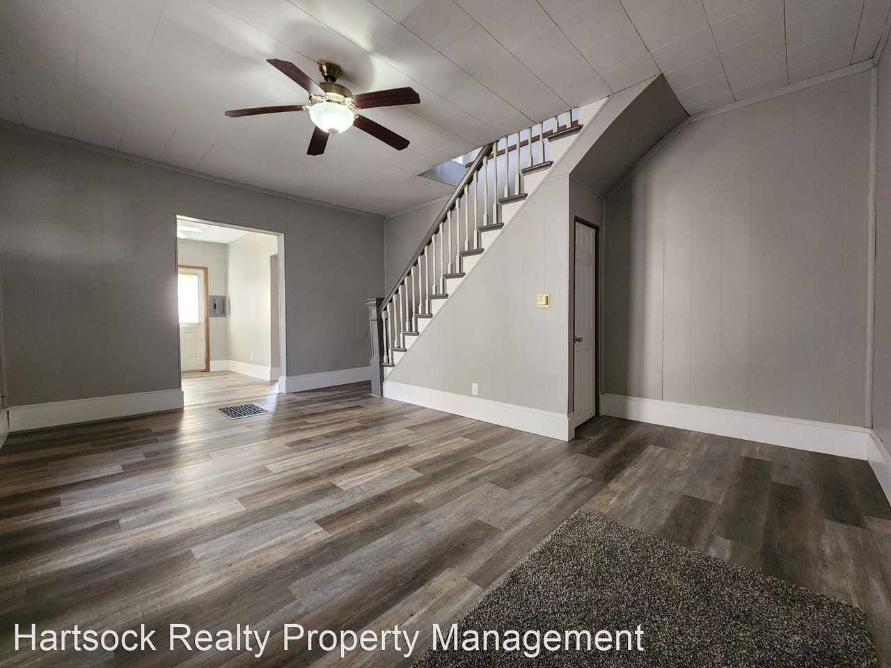 812 N Main St - Photo 2 of 13