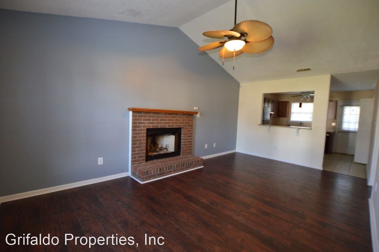 109 Live Oak Ct - Photo 3 of 18