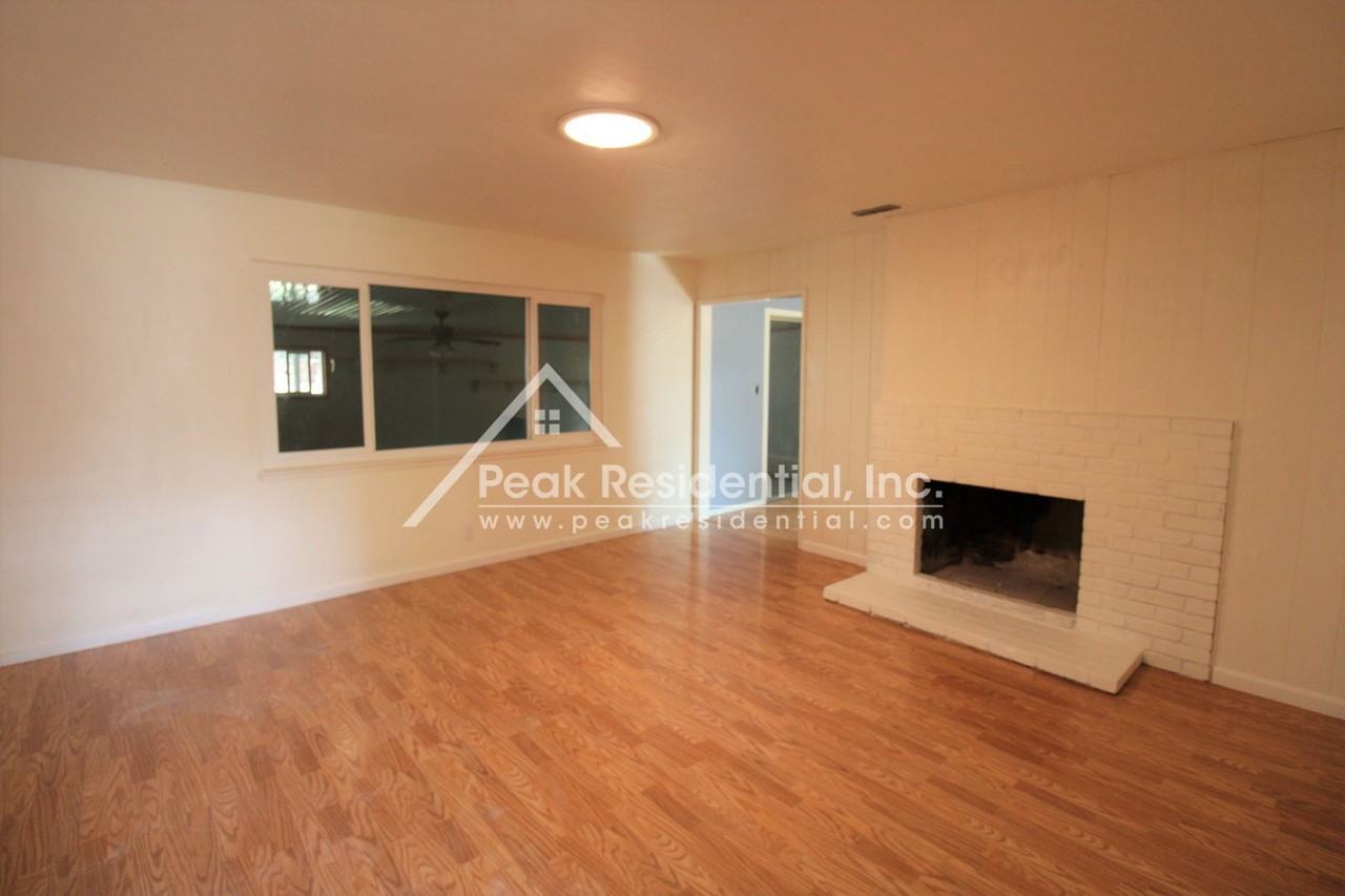 5304 Ronnie St - Photo 2 of 23