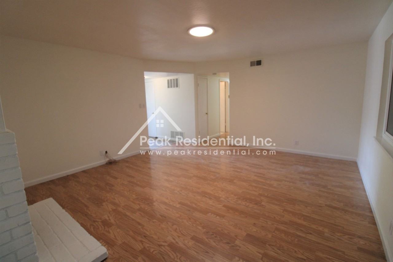 5304 Ronnie St - Photo 3 of 23