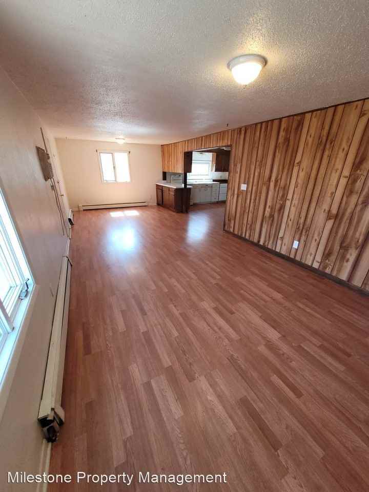 1015 N 3rd St - Photo 2 of 6