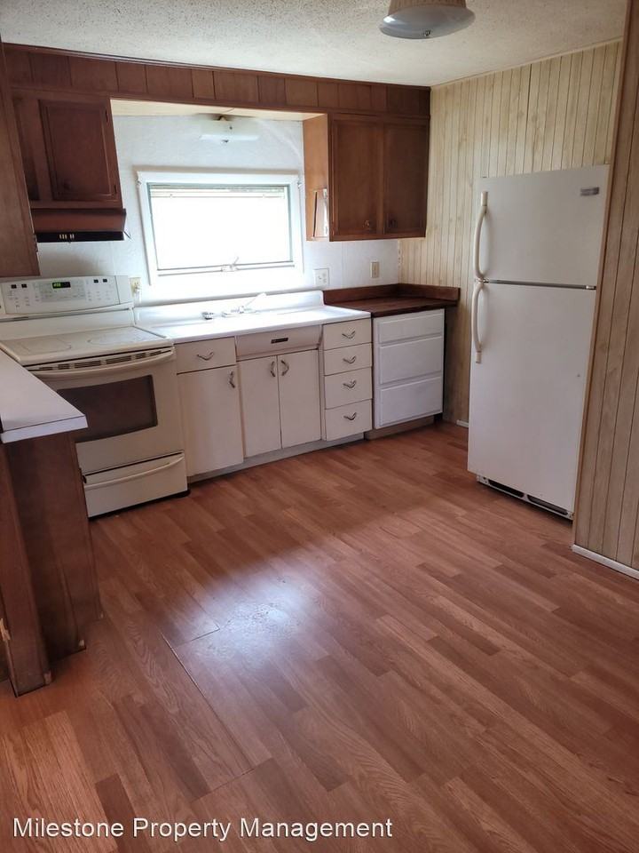 1015 N 3rd St - Photo 3 of 6