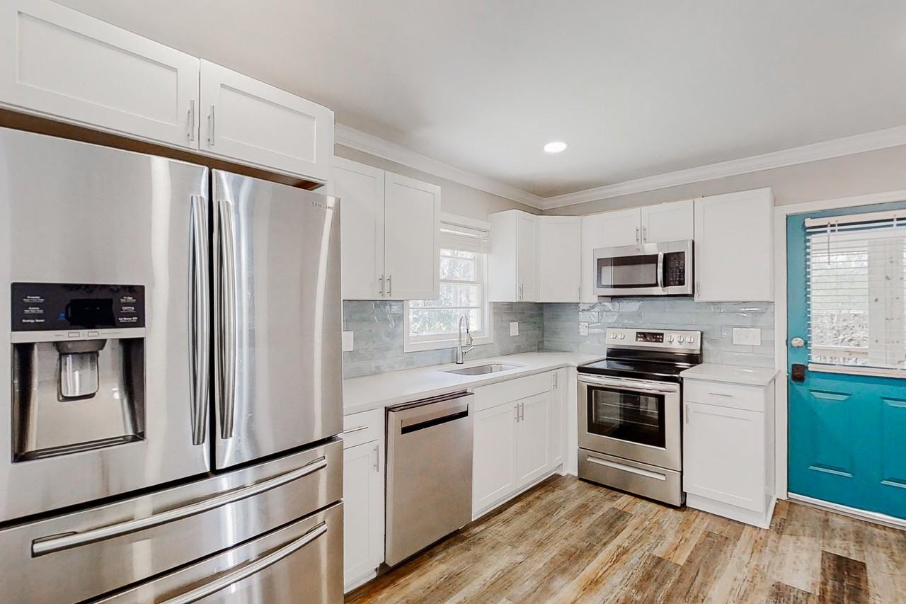 Rockcliff Rd Se - Photo 7 of 16