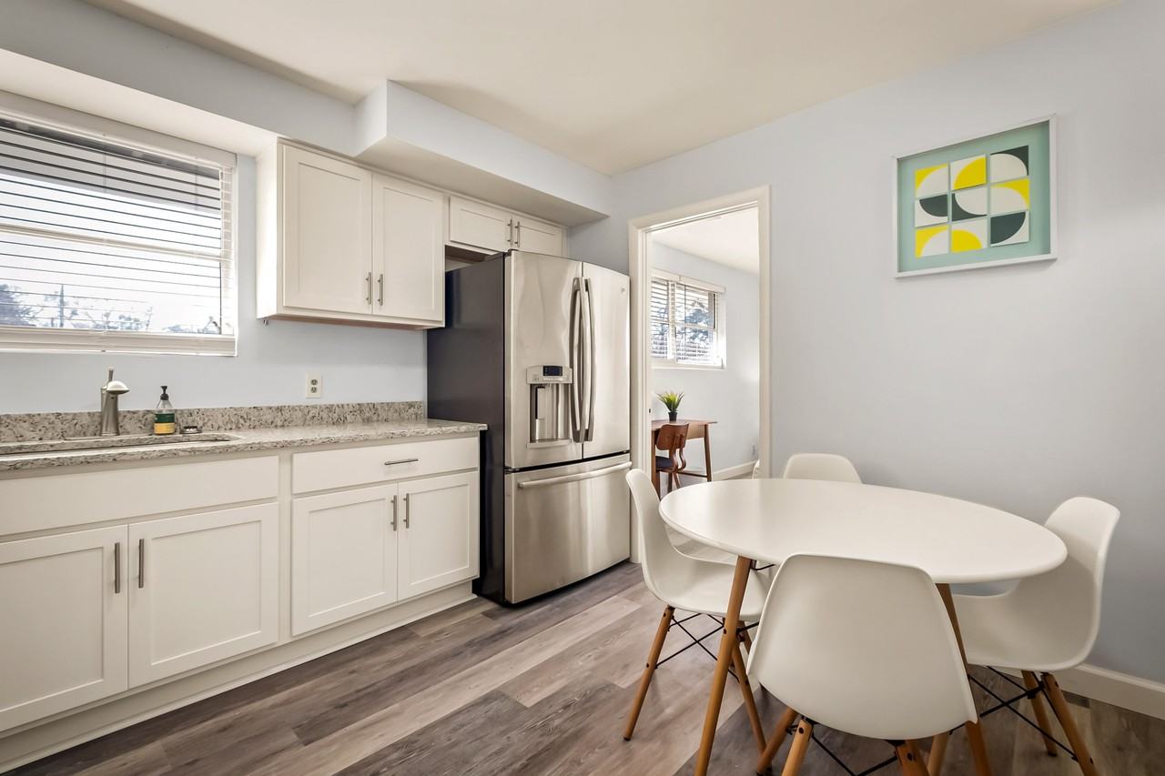 College Cir N - Photo 3 of 8