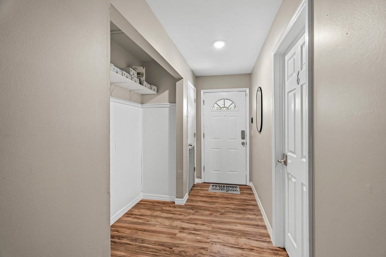 Trinity Pl - Photo 3 of 21