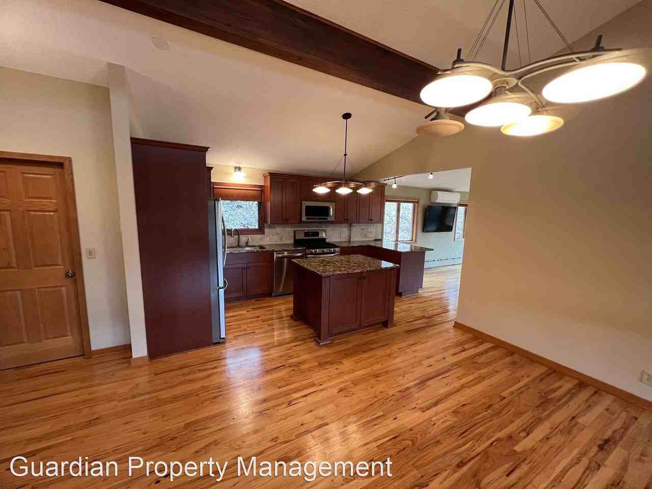 1276 Point Douglas Rd S - Photo 2 of 32