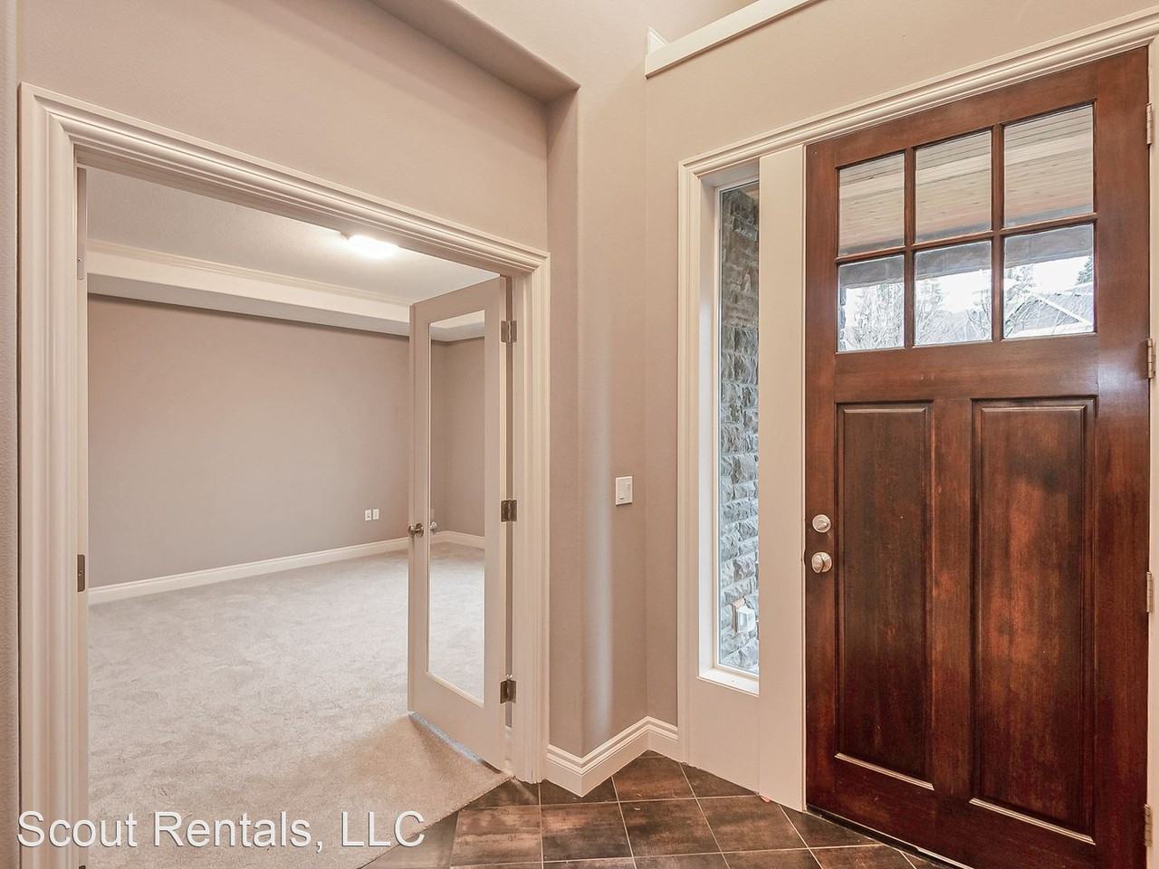 1402 Sw Medwyn Ter - Photo 3 of 33