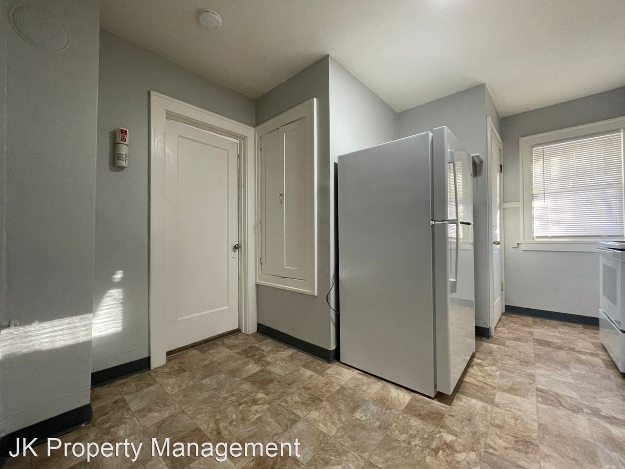 1016/1018 8th Ave S - Photo 3 of 12