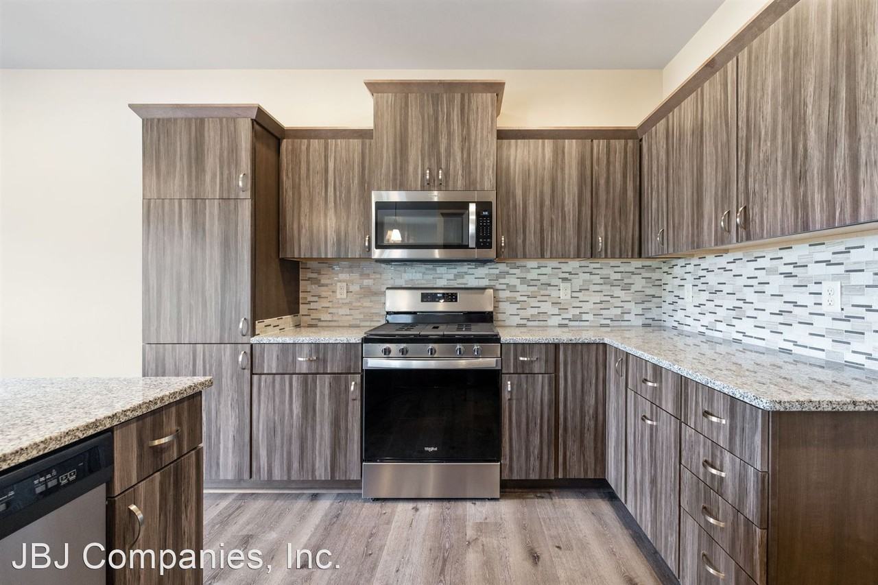 Riverwalk Townhomes Apartments 134 & 136 Arbor Point Avenue, West Bend, WI 53095 Zumper