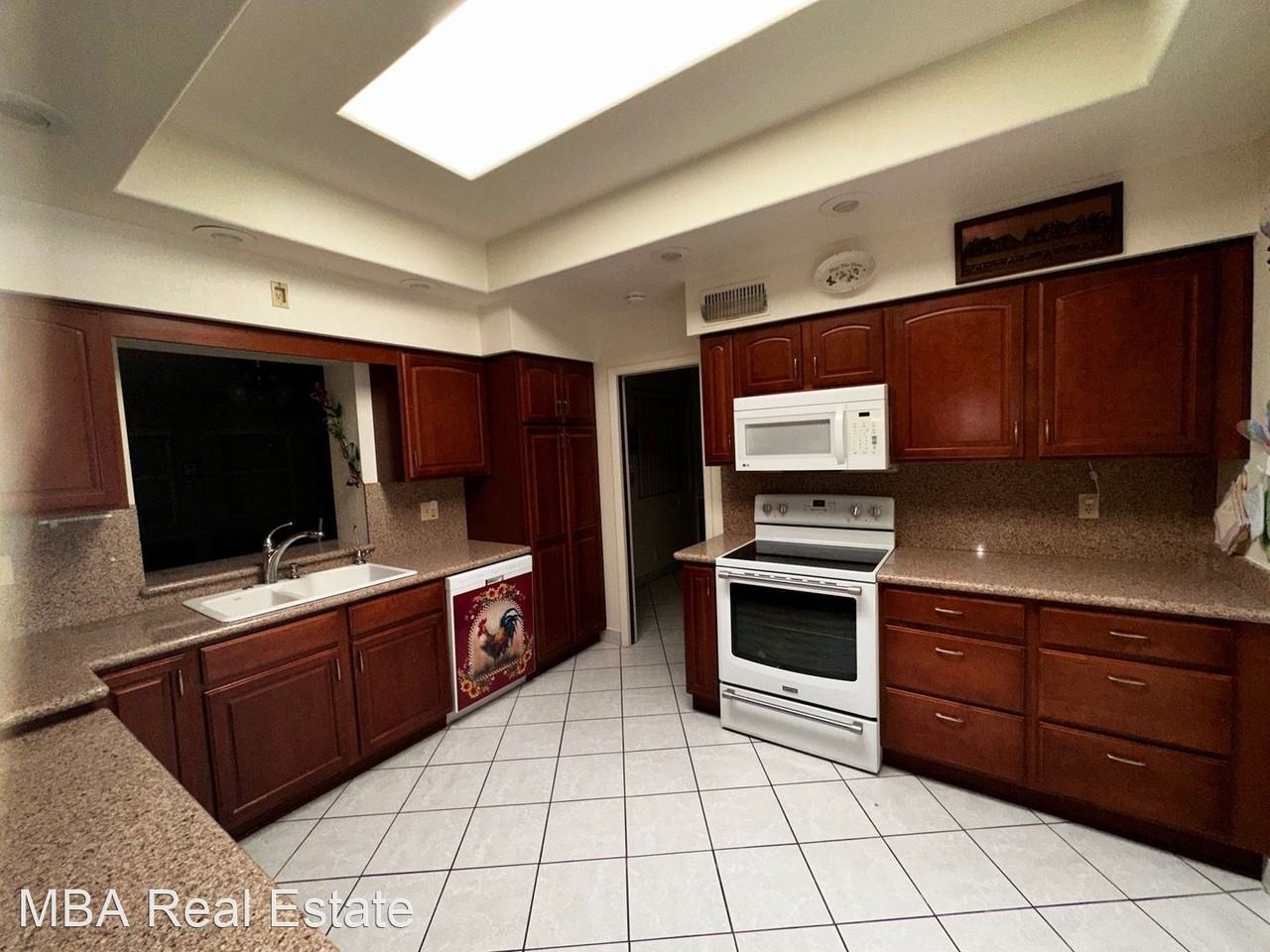 8141 E Medina Ave - Photo 2 of 20