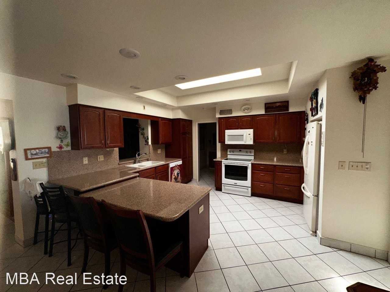 8141 E Medina Ave - Photo 3 of 20