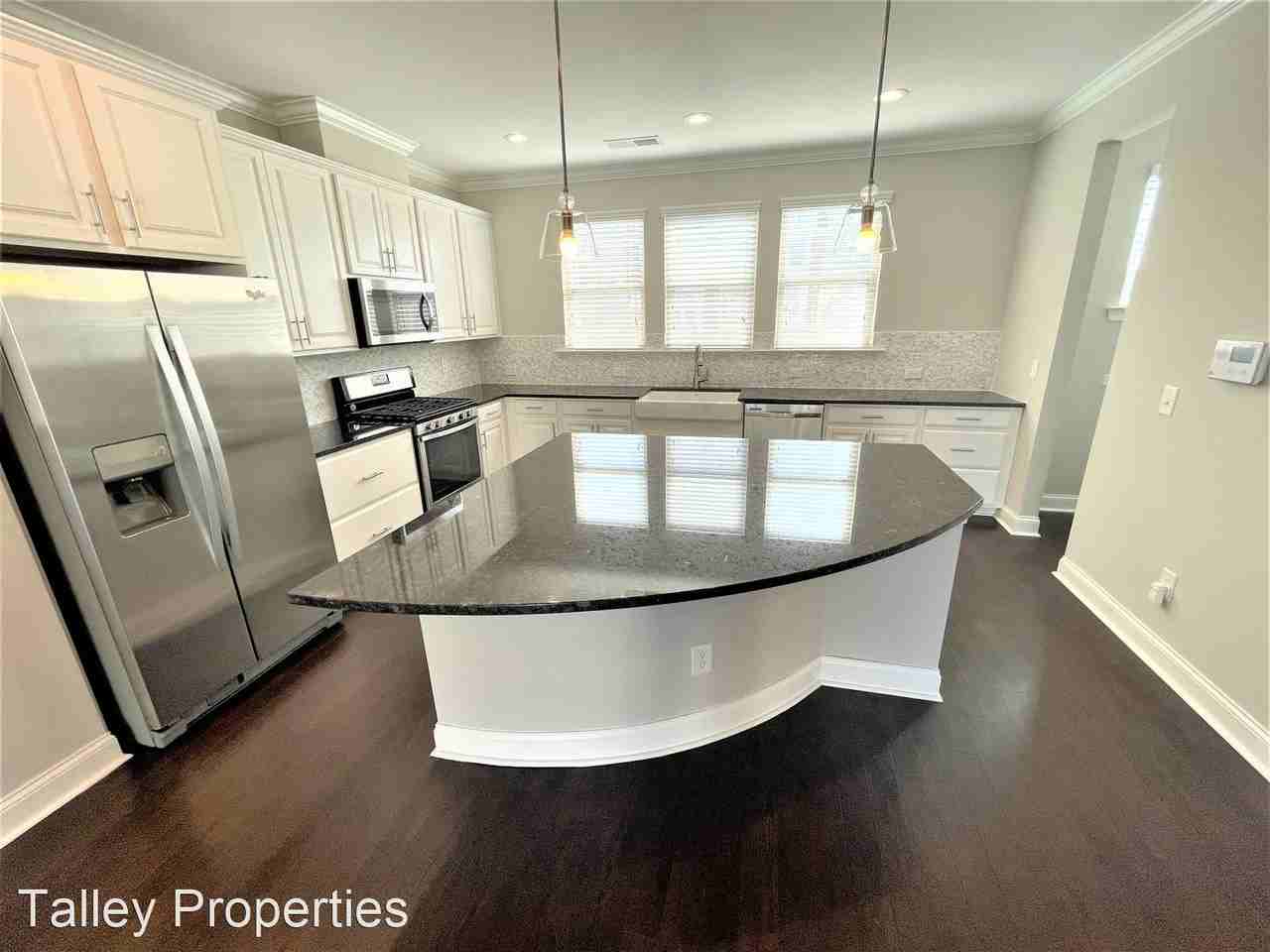 1722 Pat Garrett St - Photo 3 of 17