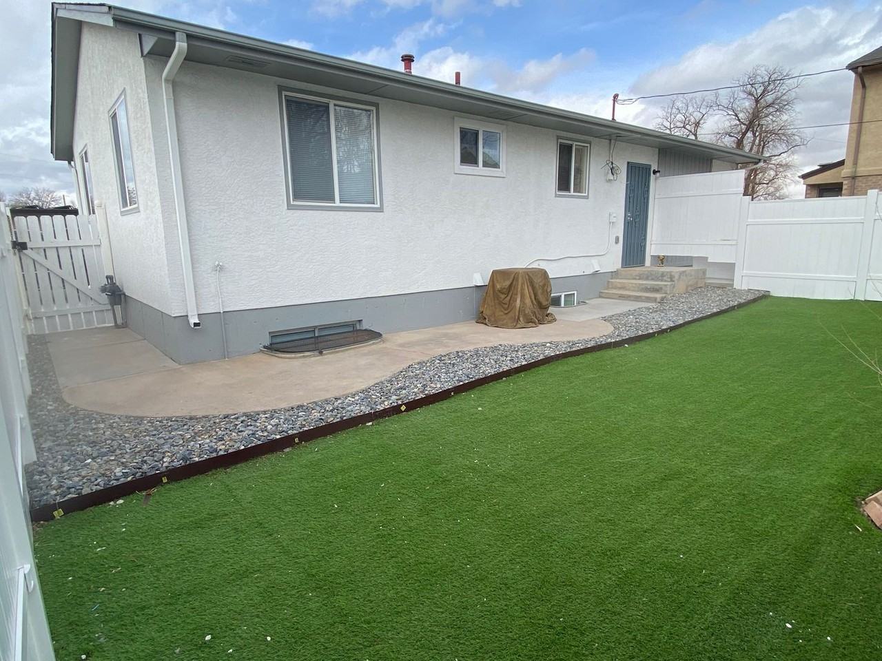 1918 Carol Dr - Photo 2 of 2