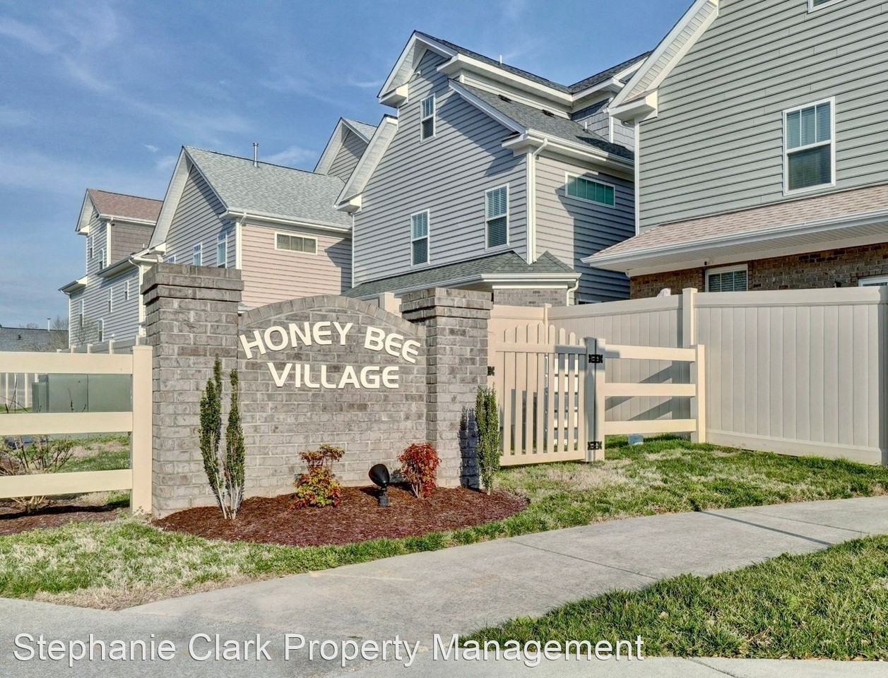 2744 Ada Arch - Photo 3 of 31