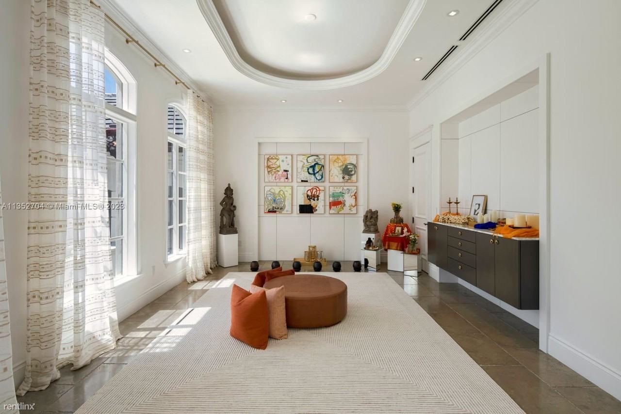 9320 Gallardo St - Photo 2 of 27