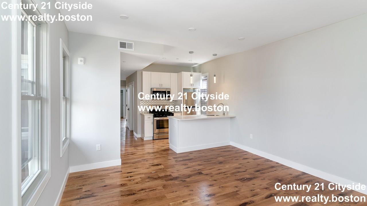 140 Saratoga St #3 - Photo 2 of 8