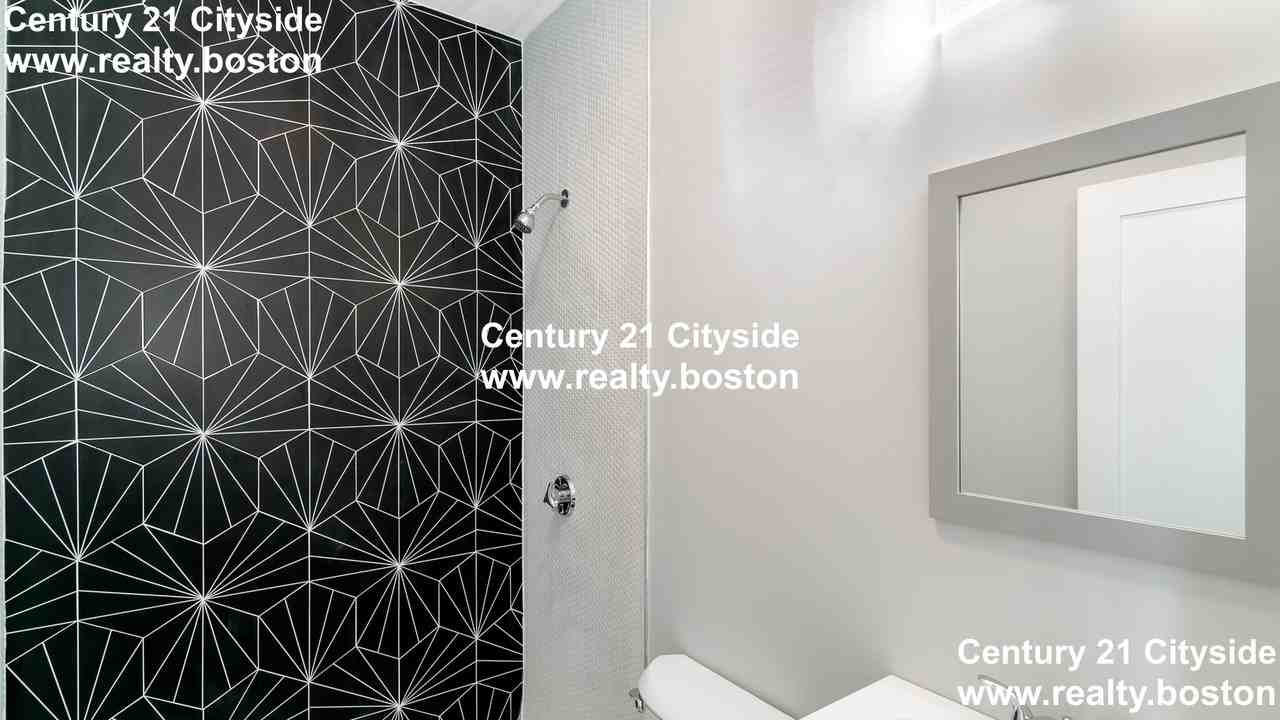 140 Saratoga St #3 - Photo 4 of 8