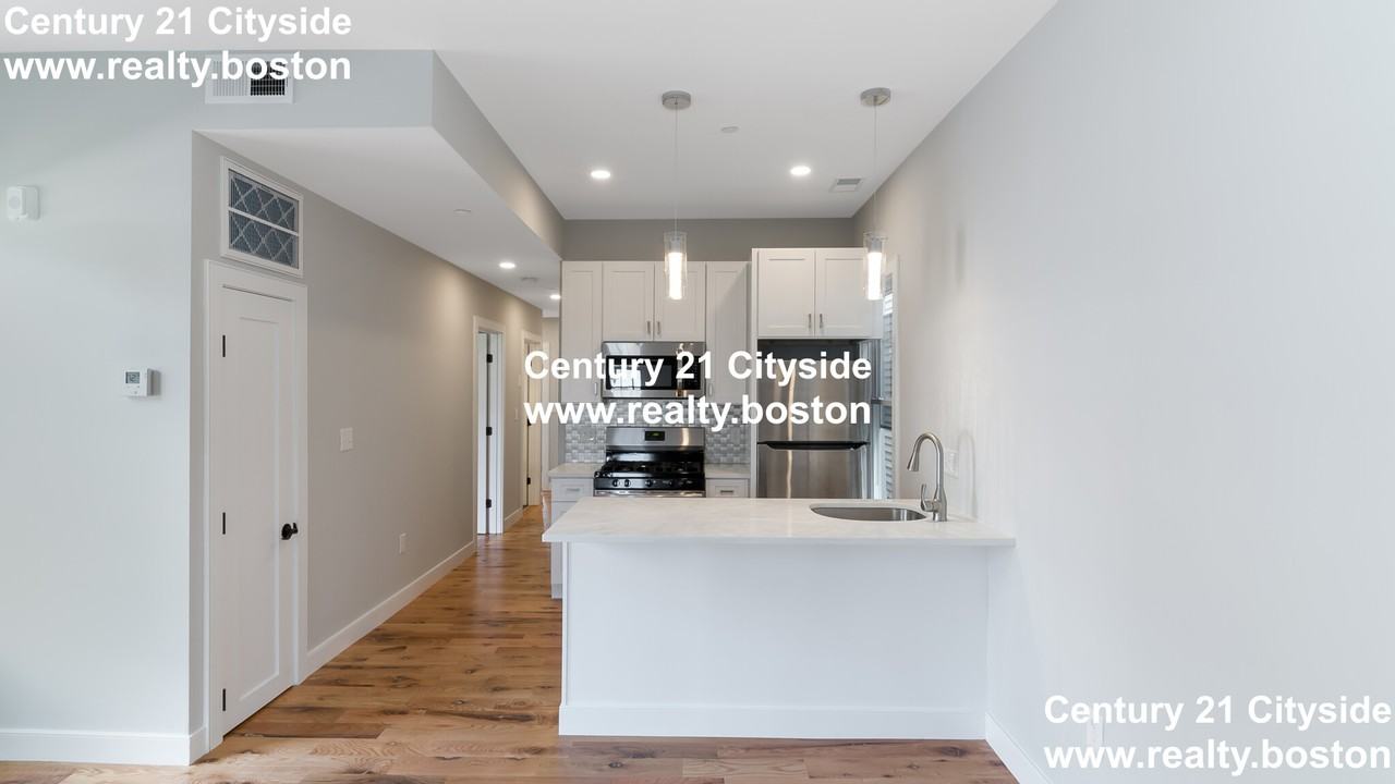 140 Saratoga St #3 - Photo 5 of 8