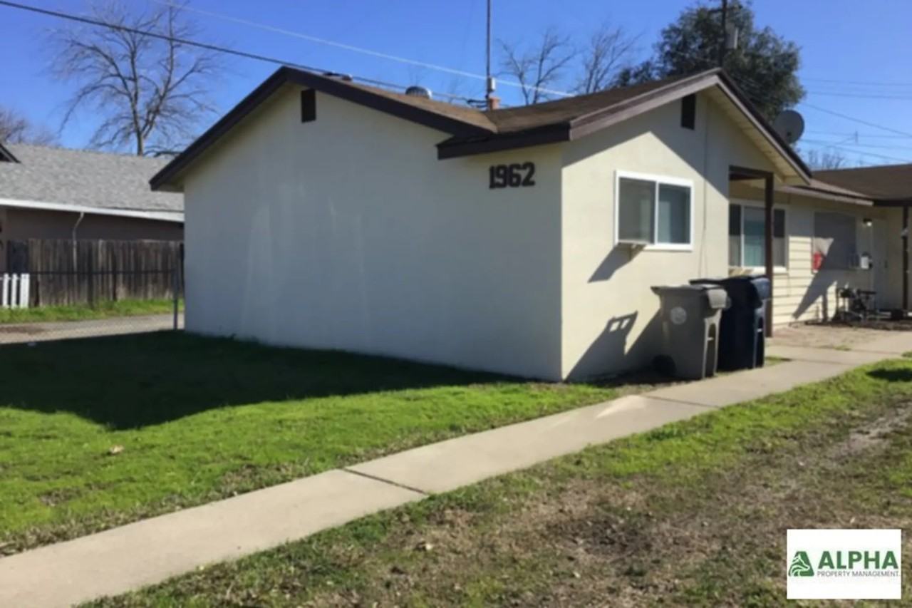 1962 Grand Ave - Photo 2 of 7