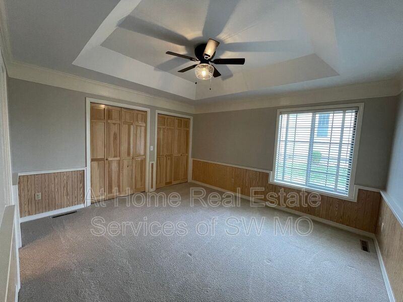 3655 E Cromwell Ln - Photo 7 of 12