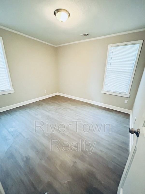 3175 Jackson Ave - Photo 7 of 11