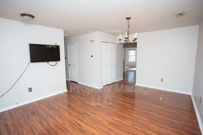 125 Crosley Dr - Photo 3 of 40